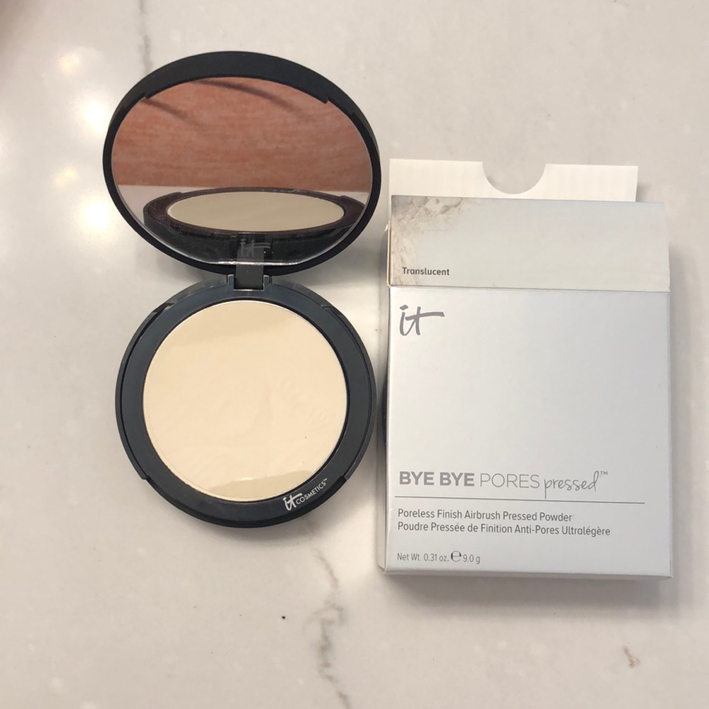NIB It Cosmetics Bye Bye Pores pressed powder